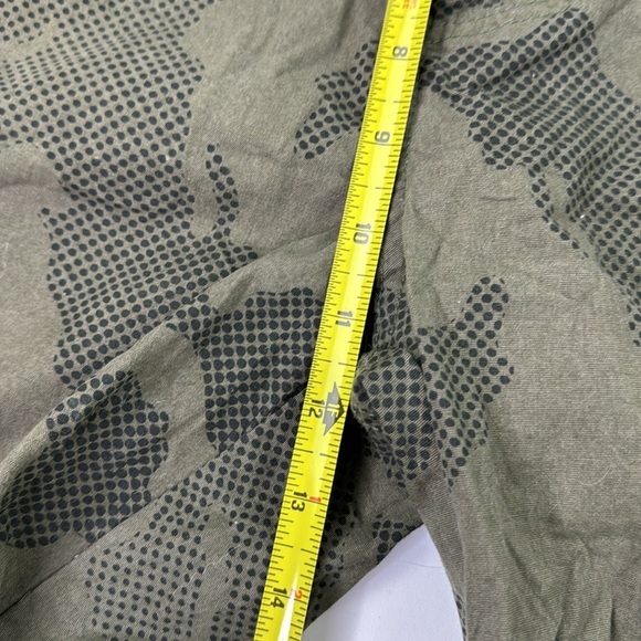 Mountain Ridge Men's  green camouflage shorts size 34 - Picture 8 of 10